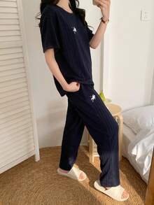 Set de 2 piezas Conjunto informal de moda para adolescentes Tela texturizada azul marino, Blusa de manga corta con gráfico bordado lindo y pantalones de ajuste relajado, Ropa de casa - Azul Marino - Ver 7