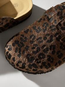 Solecia Dép lê đế xuồng mũi tròn in họa tiết da báo dành cho nữ, dép bít mũi da kiểu dáng thường ngày, thích hợp cho hoạt động ngoài trời dịp Giáng sinh. - Mẫu da báo - Xem 5