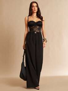 Silquee 这款优雅百搭的黑色蕾丝边连体衣，日常穿着和外出活动皆宜，是春夏的理想之选。其百搭的设计使其适用于各种场合，包括派对、精致聚会和休闲约会。它可以轻松搭配日常服装、下午茶、情人节、派对、优雅晚宴或婚礼招待会。 - 黑色 - 查看 3