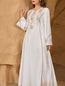 Al Najma Đầm xòe kiểu Ả Rập, cổ tròn, tay chuông, viền xòe rộng, thêu và đính sequin nhiều màu sắc. - trắng - Xem 6