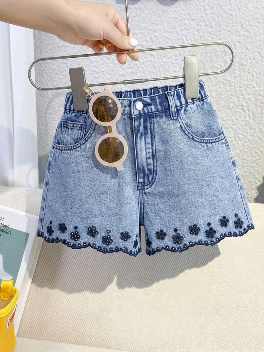 少女夏季休闲做旧口袋镂空刺绣牛仔短裤 - 中等水洗藍 - 查看 1