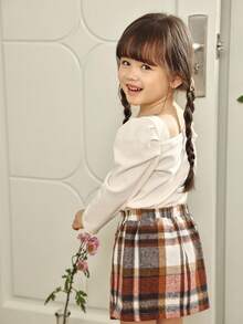 SHEIN Elladie kids 2 件套年轻女孩圣诞装 - 女孩休闲褶皱圆领羊腿袖红色上衣和经典红白格子不对称下摆裙子套装，时尚百搭，适合圣诞节和其他场合，秋冬季