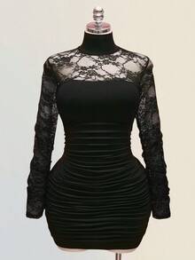 SHEIN ICON 大码女式时尚蕾丝拼接荷叶边迷你连衣裙 - 黑色 - 查看 1