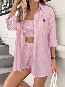 SHEIN LUNE 3件套女士休闲条纹刺绣抹胸上衣、衬衫和短裤套装，适合情人节和度假海滩装扮，女士街头休闲衬衫，女士度假装扮，女士夏季假日装扮，沙滩套装，女士度假装扮，女士夏季装扮，女士夏季套装，女士红色上衣，红色休闲上衣 - 紅白色 - 查看 4