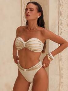 Swim Chiccia Bộ đồ bơi 2 món gồm áo tankini và quần tam giác, phối màu tương phản thanh lịch, chất liệu vải đặc biệt với họa tiết sóng, dây xoắn. - Màu be - Xem 4