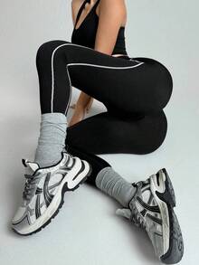 SHEIN Sports 女士无缝黑色九分紧身裤，白色线条设计，适合健身、瑜伽和日常穿着 - 黑與白 - 查看 8