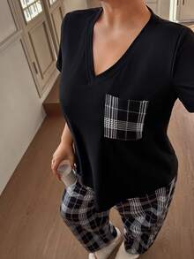 SHEIN بيجامة قصيرة الأكمام والشورت مربعة الطباعة للمرأة بحجم كبير، رقبة على شكل حرف V كاجوال - الأسود - مشاهدة 4