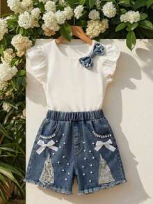 SHEIN 两件套简约时尚牛仔套装，包括一件白色短袖蝴蝶结领上衣和一条带铆钉口袋和蝴蝶结裤脚的牛仔裤，适合通勤、外出和日常活动。