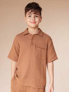 SUMWON 青少年双层布 Polo 衫和配套短裤夏季套装，翻领设计，胸前口袋细节，休闲度假风 - 棕色 - 查看 3