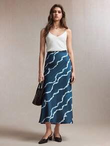 BizChic 女士印花A字裙，百搭春夏装，适合复活节、圣帕特里克节、通勤、日常、休闲、浪漫90年代复古风、派对、海滩、毕业典礼、度假、婚礼宾客、伴娘、女主人等场合。 - 藏蓝色 - 查看 2