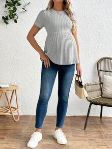 SHEIN Top de manga corta con cuello redondo y volante de unicolor acanalado para maternidad - Gris - Ver 3