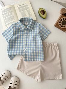 SHEIN 2件套男婴可爱蓝白翻领短袖上衣和短裤套装，适合夏季、生日派对、晚宴、演出、婚礼、迎婴派对、一周岁生日庆祝等场合。 - 藍白色 - 查看 4