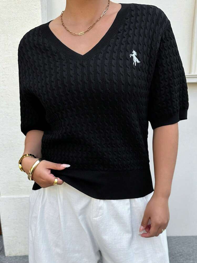 Dazy Plus V-Neck Embroidered Horse Casual Cropped Black Knit Top, Spring/Summer