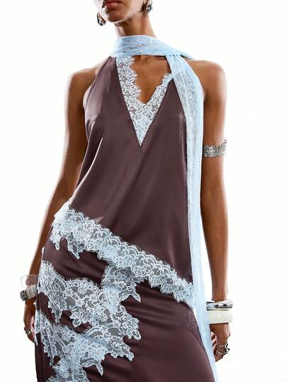 LYSMO Damlinne med spetsmönster och asymmetrisk fåll, avslappnad passform