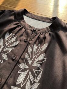 Franclia French-Style Elegant Blouse For Women, Early Autumn 2026 New Style, Retro Design, Heavy-Duty Faux Embroidery, Brown Color, Versatile Everyday Vacation Blouse, Women's Vacation Wear, Elegant Women's Top, Women's Casual Top, Brown Shirt. - Brown - View 3