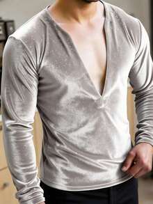 Manfinity AFTRDRK Men's Sexy Deep V-Neck Long Sleeve Velvet Flocked T-Shirt, Autumn Sexy Men Shirt Silver Shirt Satin Men Shirt Sparkly Top Men Mens Club Outfits Old Money,Daily Leisure,, Travel, Work, Boyfriend/Husband Gift, Anniversary /Birthday Gift Party Summer Vacation Holiday New Years Wedding Valentine's Day Velvet Shirt Men - Silver - View 6