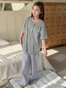 Dazy Kids 少女卡通印花圆领单排扣中袖上衣和格子阔腿裤休闲家居服睡衣套装 - 灰色 - 查看 3