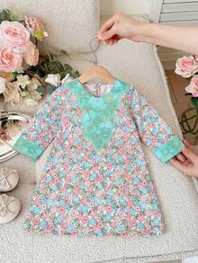 SHEIN Gaun Bayi Perempuan Motif Bunga A-Line Model A-Line Mengembang, Gaya Liburan, Bahan Poliester Warna-warni, Anak-anak - MultiWarna - View 5