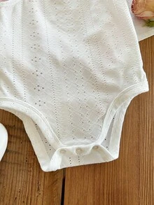 SHEIN LMoss Kids 3件套新生女宝宝可爱纯色针织无袖连体衣套装，夏季女宝宝连体衣，透气婴儿连体衣，夏季婴儿连体衣，吊带婴儿服装 - 彩色 - 查看 5