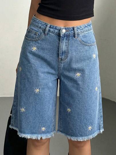 SHEIN Teen Girls Fashion Casual Y2k Vintage Cool Street Daisy Embroidery Patterns Blue Denim Loose Six-Inch Jeans For Teen Girl Clothes Teen Girls Dailywear And Teen Girl Spring And Summer Rave Outfits Festival And Outfits Streetwear Clothes