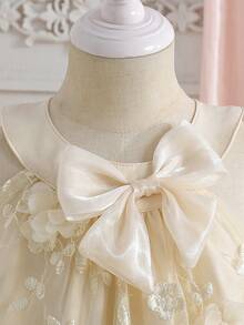 女童宽松A字裙，饰有蝴蝶结，适合日常外出、家庭聚会、生日派对、节日、拍照、情人节等场合穿着 - 杏色 - 查看 7