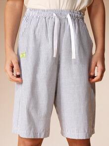 Quần short jean sọc cho bé trai, có túi bên hông, dáng rộng, dài đến đầu gối, kiểu dáng thường ngày, thích hợp cho mùa hè. - màu đen - Xem 6
