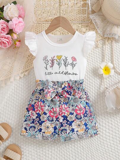 SHEIN 女婴舒适休闲碎花荷叶袖上衣短裤套装，适合居家和户外穿着