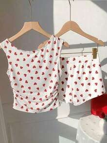 SHEIN EZwear Valentine 2pcs/Set Plus Size Heart Print Asymmetric Neck Top And Shorts Casual Set, Spring/Summer - Red and White - View 3