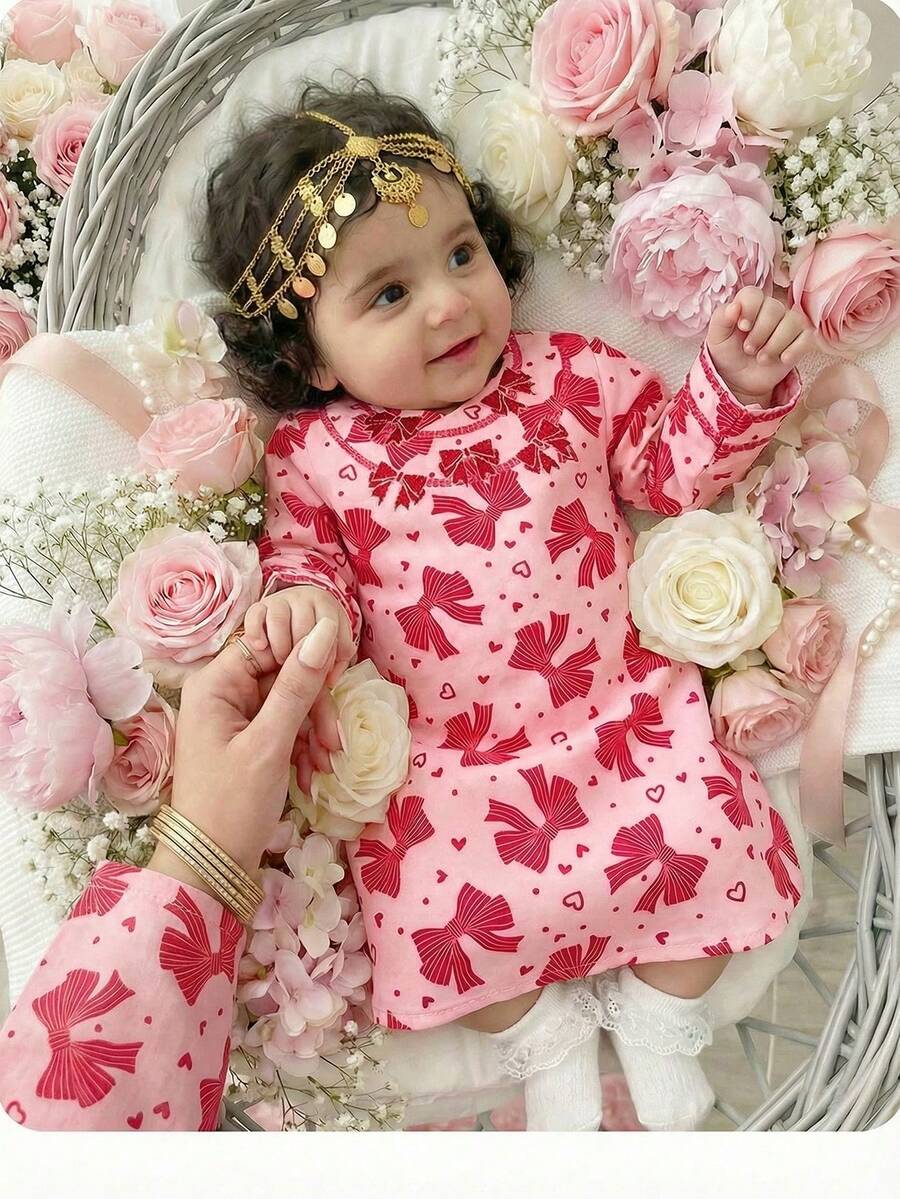 SHEIN 新生女宝宝可爱碎花宽松长袖连衣裙 - 彩色 - 查看 1