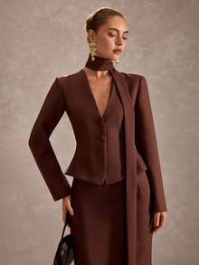 CLARA VERO 女士吊带V领收腰长袖西装外套和修身半裙套装 - 棕色 - 查看 1