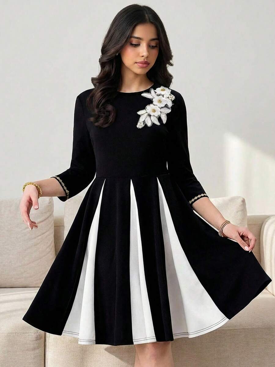 SHEIN Đầm dệt kim cổ tròn phối màu đen trắng tương phản dành cho thiếu nữ, kiểu dáng thường ngày. - Đen và trắng - Xem 1