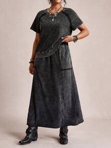 SHEIN LUNE Cotton 2-Piece Set: Women'S Music Festival Casual Solid Color Knit Crew Neck Short-Sleeved Loose Sweatshirt And Loose Skirt,Plus-Size Women'S Y2k Tie-Dye Two-Piece Set, Featuring Loose-Fitting Crew Neck Short-Sleeved Sweatshirt High-Waisted Long Skirt; Casual Street Style Two-Piece Set, Perfect For Comfortable Summer.Women Casual Solid Color Raglan Sleeve T-Shirt And Shorts Set,Suitable For Daily Wear, For Daily Wear,Simple Women Tops,Elegant And Fashionable For Commuting,Women Boho/Bohemian 2pcs Set Denim Maxi Skirt Two Piece Long Skirt Set Grunge Dress Anthropologie Clothes Layered Dress Dress With Pockets Black Western Dress Black Denim Dress Denim Dress For Curvy Woman Tie Waist Dress - Black - View 6