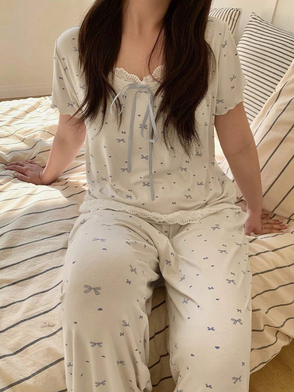 Dazy Plus Plus Size Women Butterfly Print Short Sleeve Tie Front Top And Pants Pajama Set