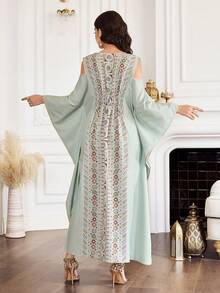 Al Najma 女士优雅几何印花露肩宽松开衩阿拉伯连衣裙，秋季 - 彩色 - 查看 5