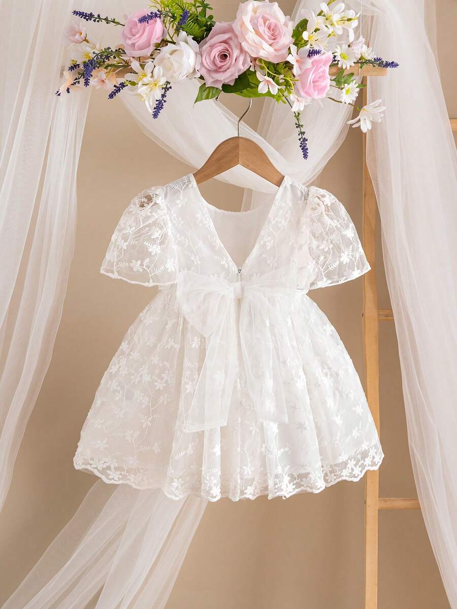 SHEIN 优雅可爱的白色花卉刺绣网纱连衣裙 - 白色 - 查看 1