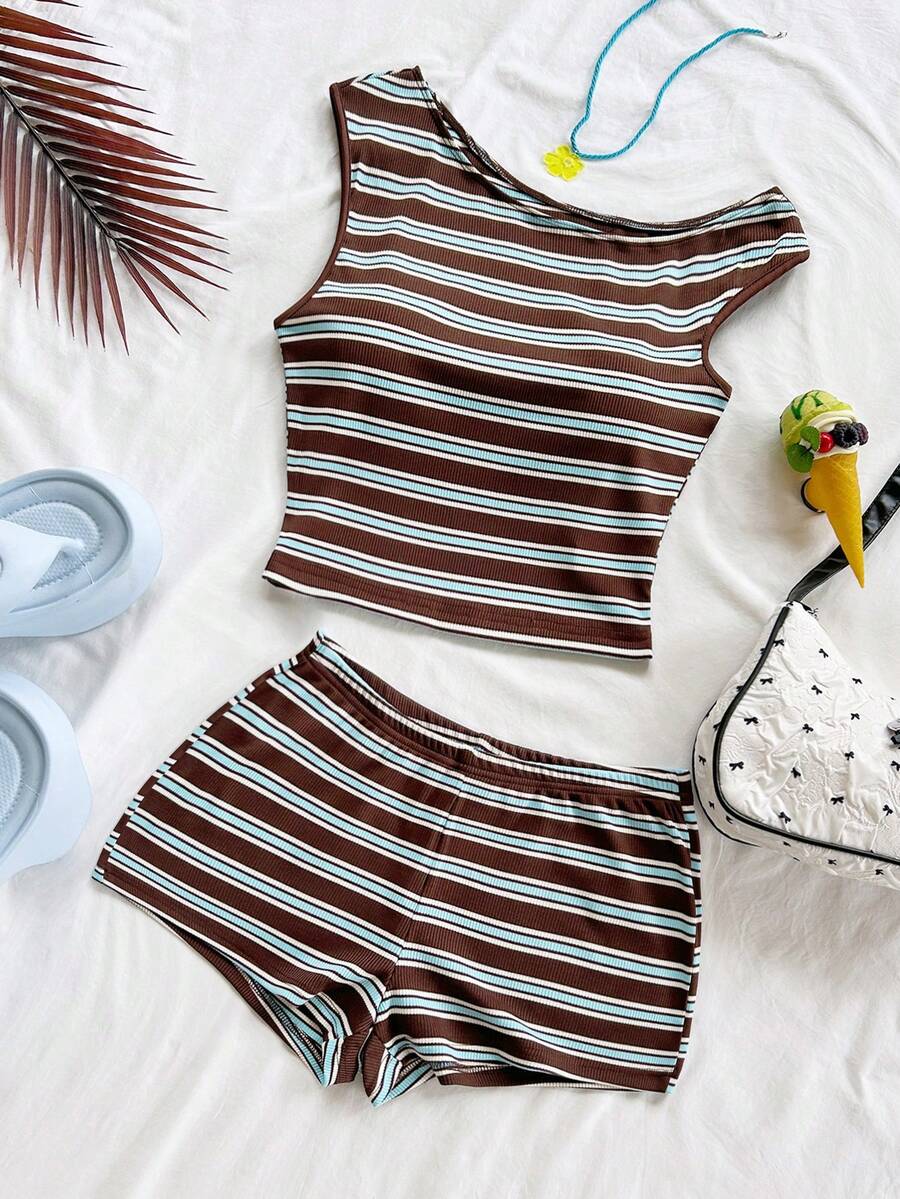 SHEIN x Eduarda Gutierrez Soleia 女士春夏度假两件套：红白条纹针织不对称肩部露脐上衣和超低腰紧身短裤，适合派对、圣诞节、情人节、约会、海滩、邮轮、嘉年华、复活节、中国新年等场合。 - 彩色 - 查看 1