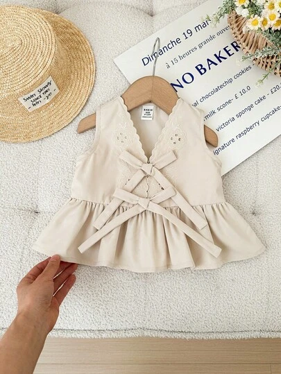 SHEIN 这款女婴单件式纯色刺绣V领开衫，可爱百搭，舒适休闲，时尚百搭，适合日常穿着。尤其适合秋冬季节，可用于生日派对、晚宴、演出、婚礼、洗礼、开学典礼、室内外活动、日常生活、运动、玩耍、聚会、拍照、度假等场合。春夏季节也同样适用。