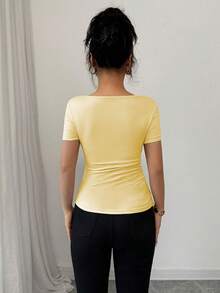 Elenzga Camiseta de verano con cuello drapeado elegante, manga corta asimétrica con volantes - Amarillo - Ver 2