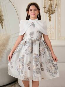 SHEIN 优雅印花雪纺连衣裙，专为大女孩设计，采用独特的肩部设计，搭配花卉提花雪纺披肩和高圆领公主腰身收腰连衣裙——甜美梦幻的公主风！ - 藍色 - 查看 5