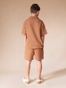 SUMWON 青少年双层布 Polo 衫和配套短裤夏季套装，翻领设计，胸前口袋细节，休闲度假风 - 棕色 - 查看 2