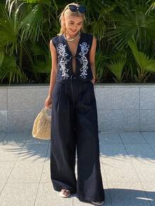 DAZY Women's V-Neck Sleeveless Printed Tie-Up Vest And Loose Straight Leg Jeans Casual Vacation Suit - Dark Wash - View 1