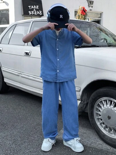 SHEIN 两件套青少年男童时尚休闲Y2K复古酷炫街头蓝色牛仔纽扣短袖衬衫上衣和宽松舒适牛仔裤，适合儿童日常穿着，也适合春夏派对、节日和街头服饰。