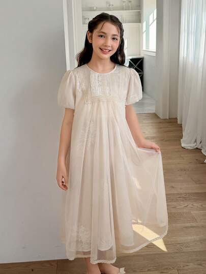 Dazy Kids Tween flickors sommarklänning med avslappnad semesterstil och broderad mesh och puffärm, lös