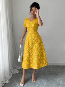 Elenzga 蓝色3D立体压纹面料方领短袖A字连衣裙 - 黃色 - 查看 4