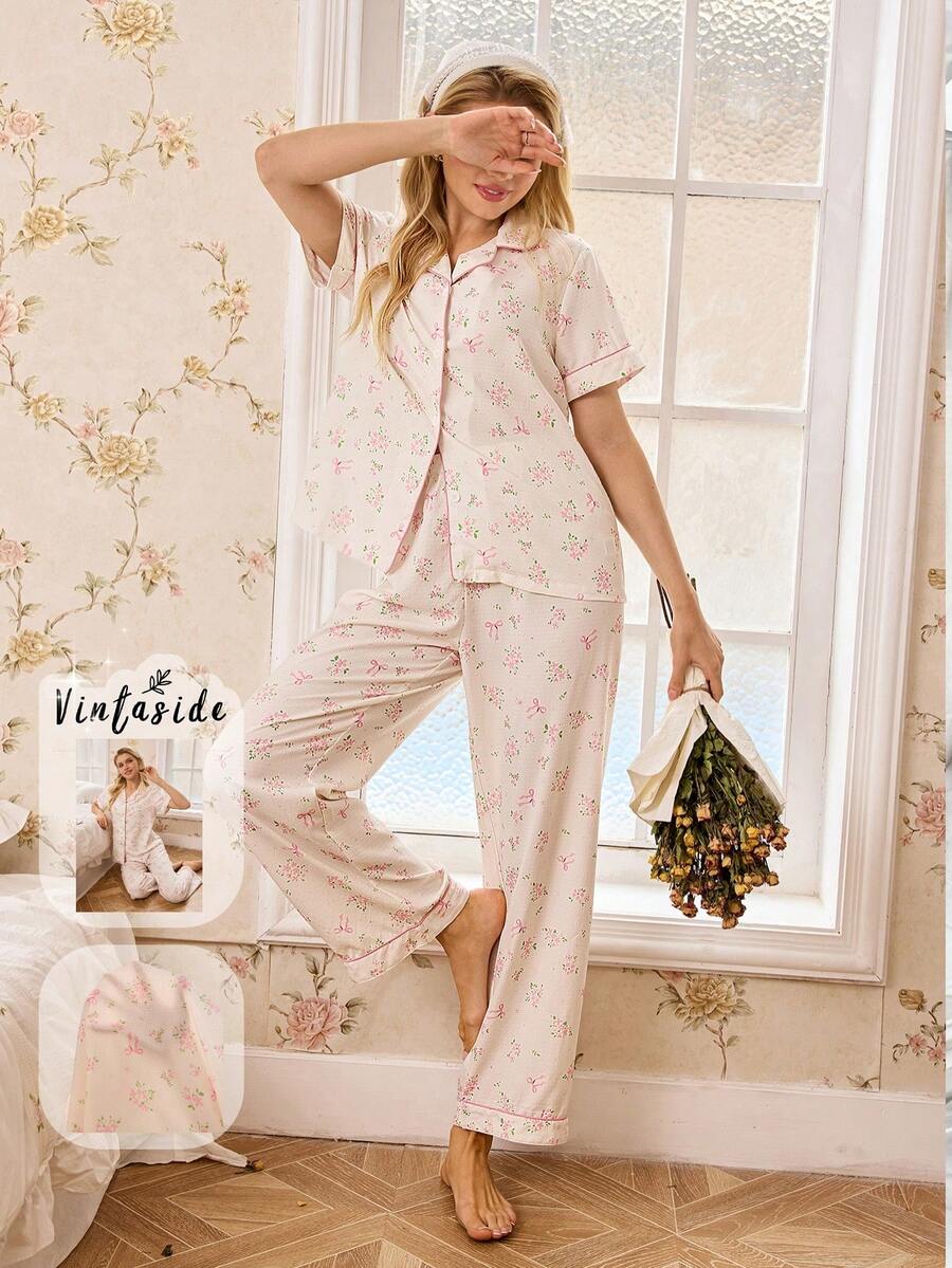 CottageSlumber Conjunto de pijama de manga corta con cuello de lazo floral romántico para mujer - Beis - Ver 1