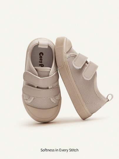 Cozy Pixies 1 par barnskor i kakifärgad mesh med klassiska vardagsskor och kardborre, bekväma och lätta för utomhusbruk, hela säsongen