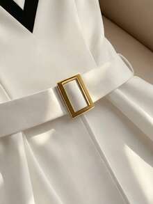 Franclia Stylish Black And White Color-Blocked Camisole Top With A Slimming Waist, Exquisite And Luxurious A-Line Silhouette, Decorated Belt, Spring/Summer - Black and White - View 3