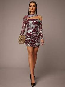 Silquee Đầm dạ hội mùa Thu/Đông in họa tiết kim loại, ôm sát, xếp ly, cổ bất đối xứng, gợi cảm, khoét hở, thanh lịch và quyến rũ, thích hợp cho Ngày Valentine, tiệc tùng, hẹn hò lãng mạn, sự kiện cocktail. - Màu Đỏ Sâu - Xem 1