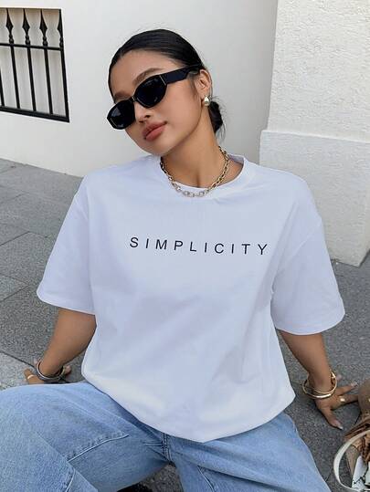 Dazy Plus Bokstavstryck Casual Loose Fit Rundringad Kortärmad T-shirt, Streetwear-stil, Vit