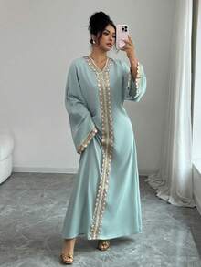 Rafferiza 优雅宽松V领长袖连衣裙，正面和肩袖饰有亮片花卉滚边，橄榄绿，秋冬款 - 灰綠 - 查看 7